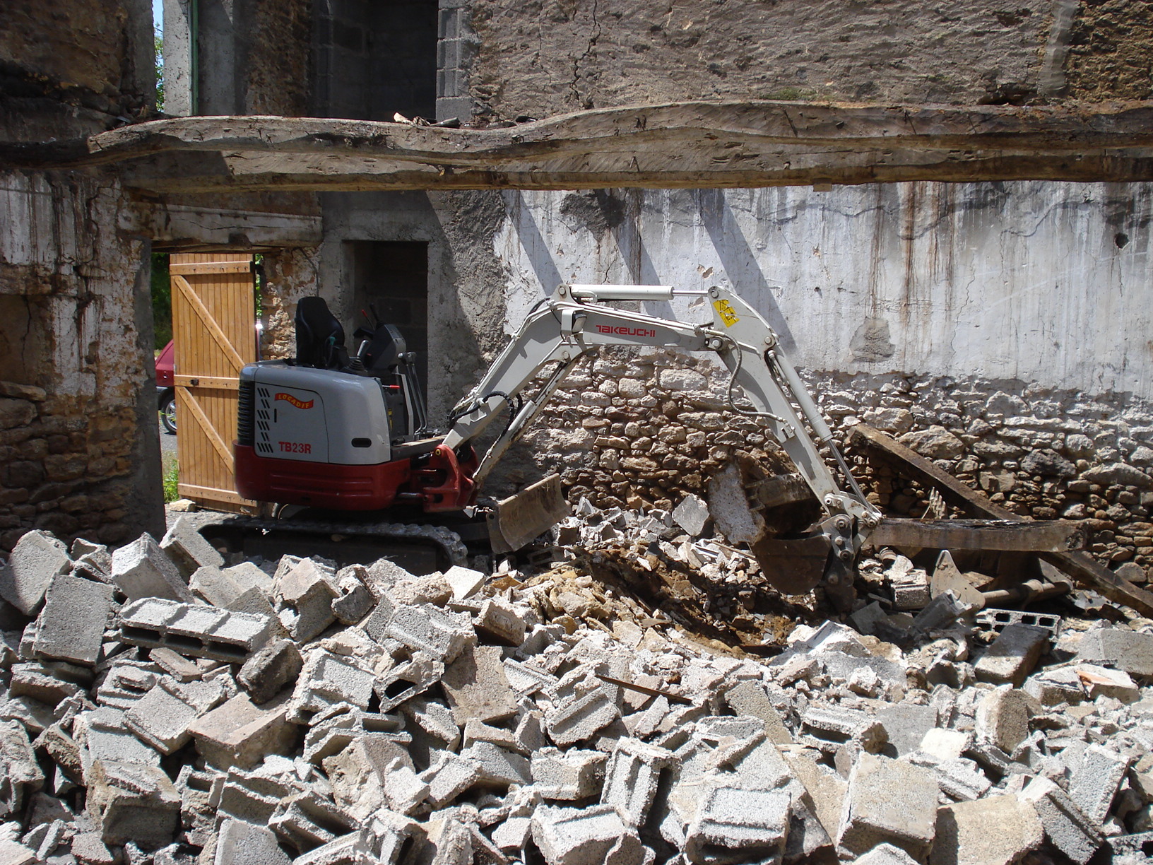 Démolition à Entrechaux