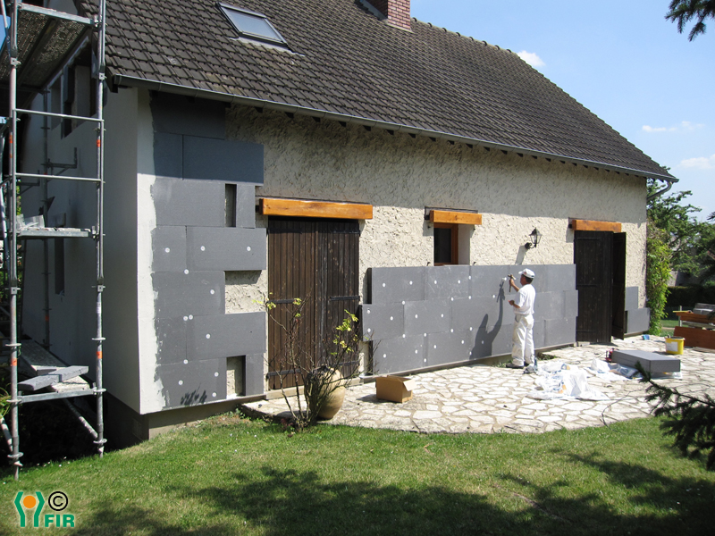 Isolation extérieure maison Monieux