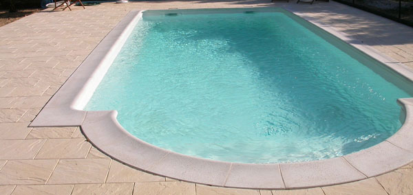 Création piscine béton à Avignon