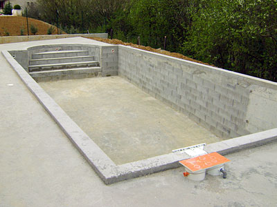 Création piscine béton à Roussillon