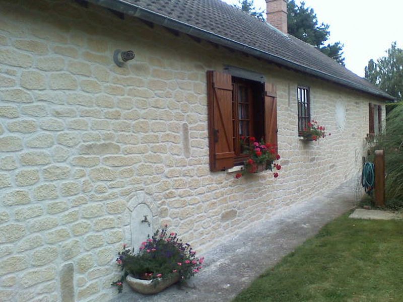 Joint à la chaux, façade en pierre à Richerenches