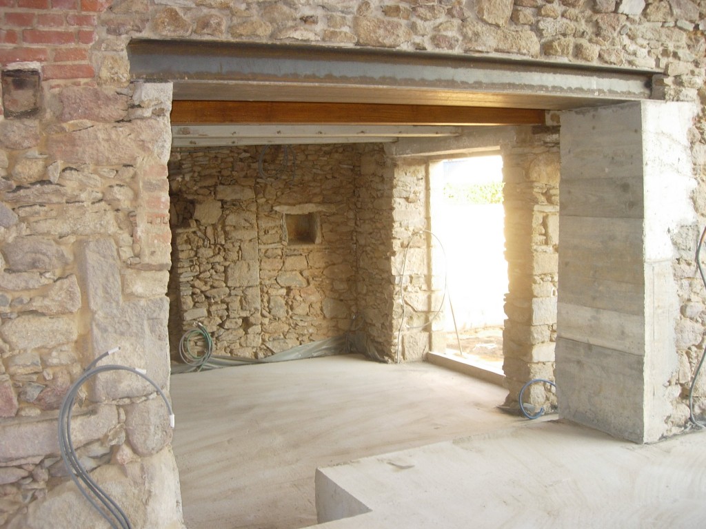 Ouverture de mur en pierre, en béton à Avignon